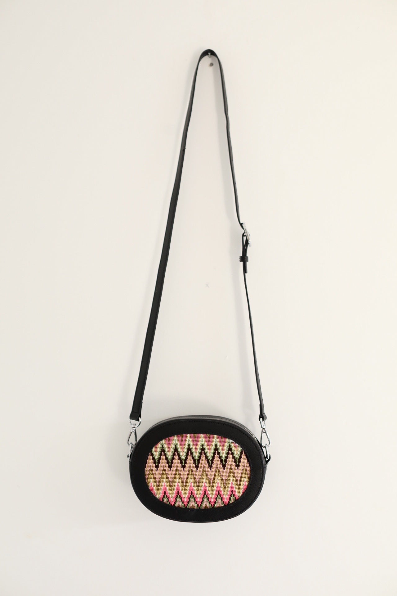 NEW - On The Go Bag, black