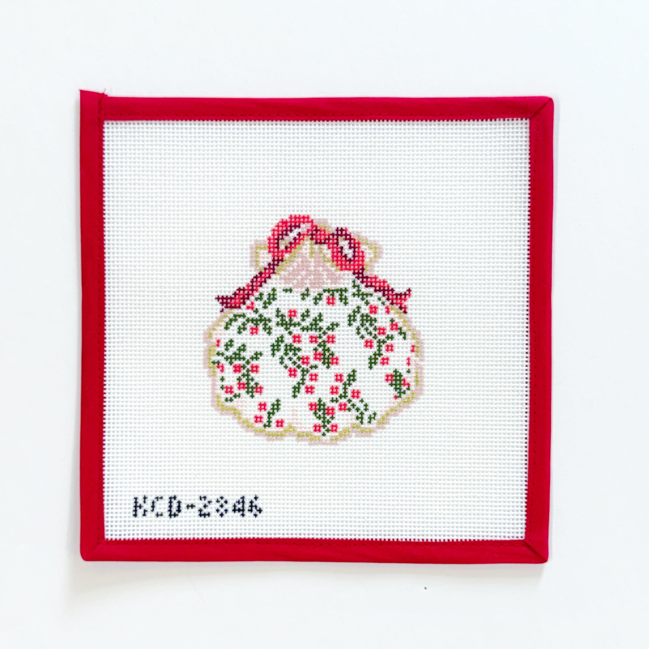 Holiday Vines Gilded Scallop