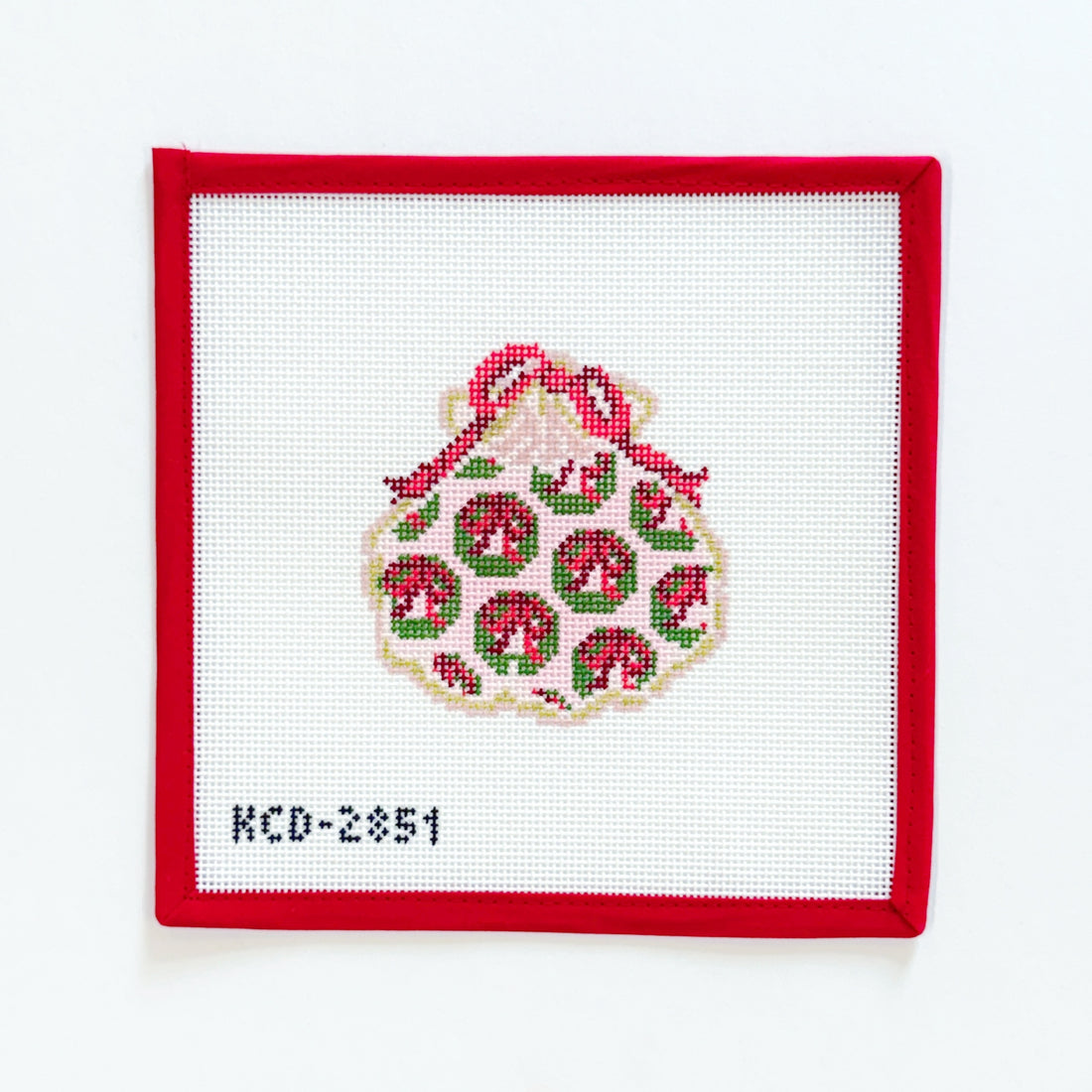 Holiday Wreaths Gilded Scallop