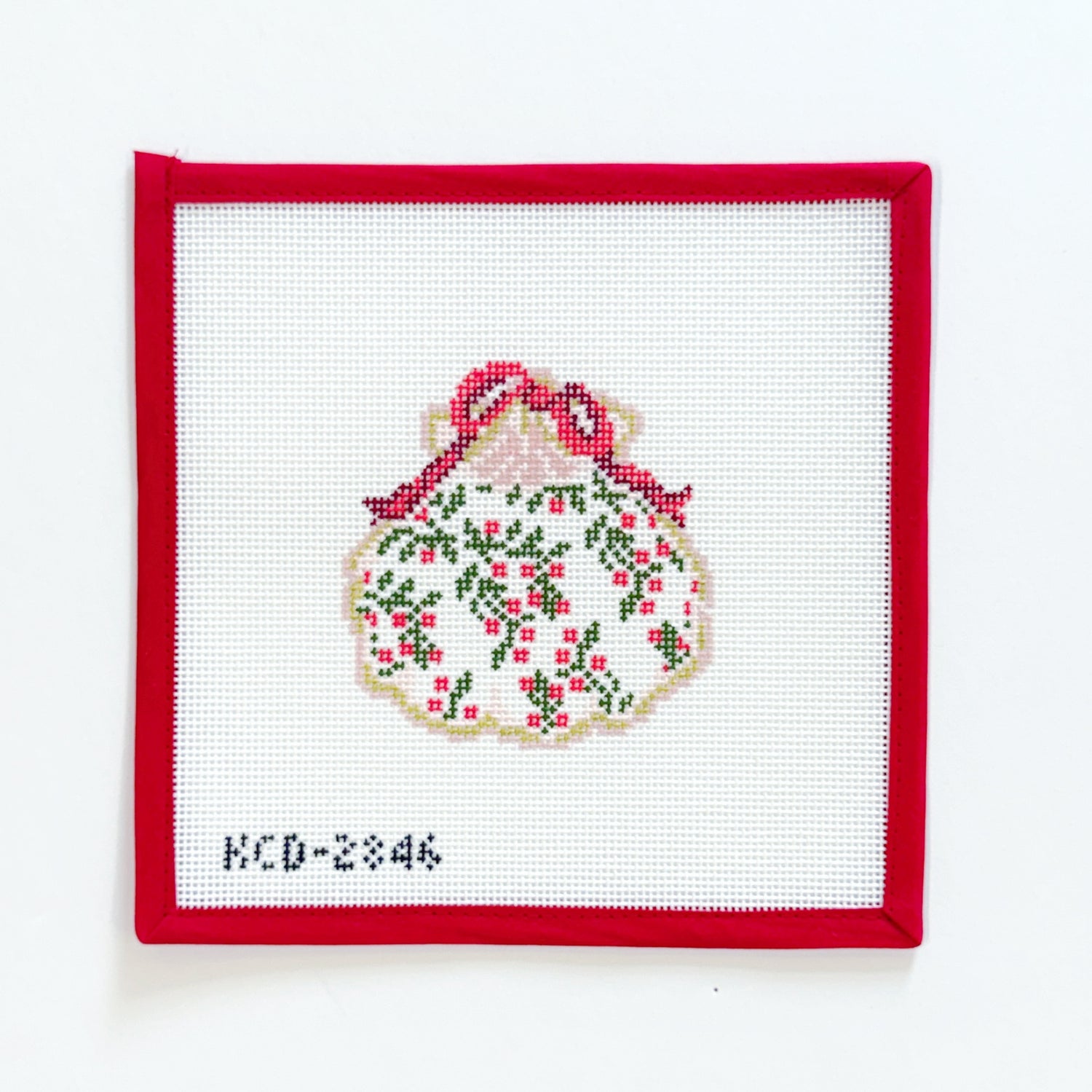 Holiday Vines Gilded Scallop