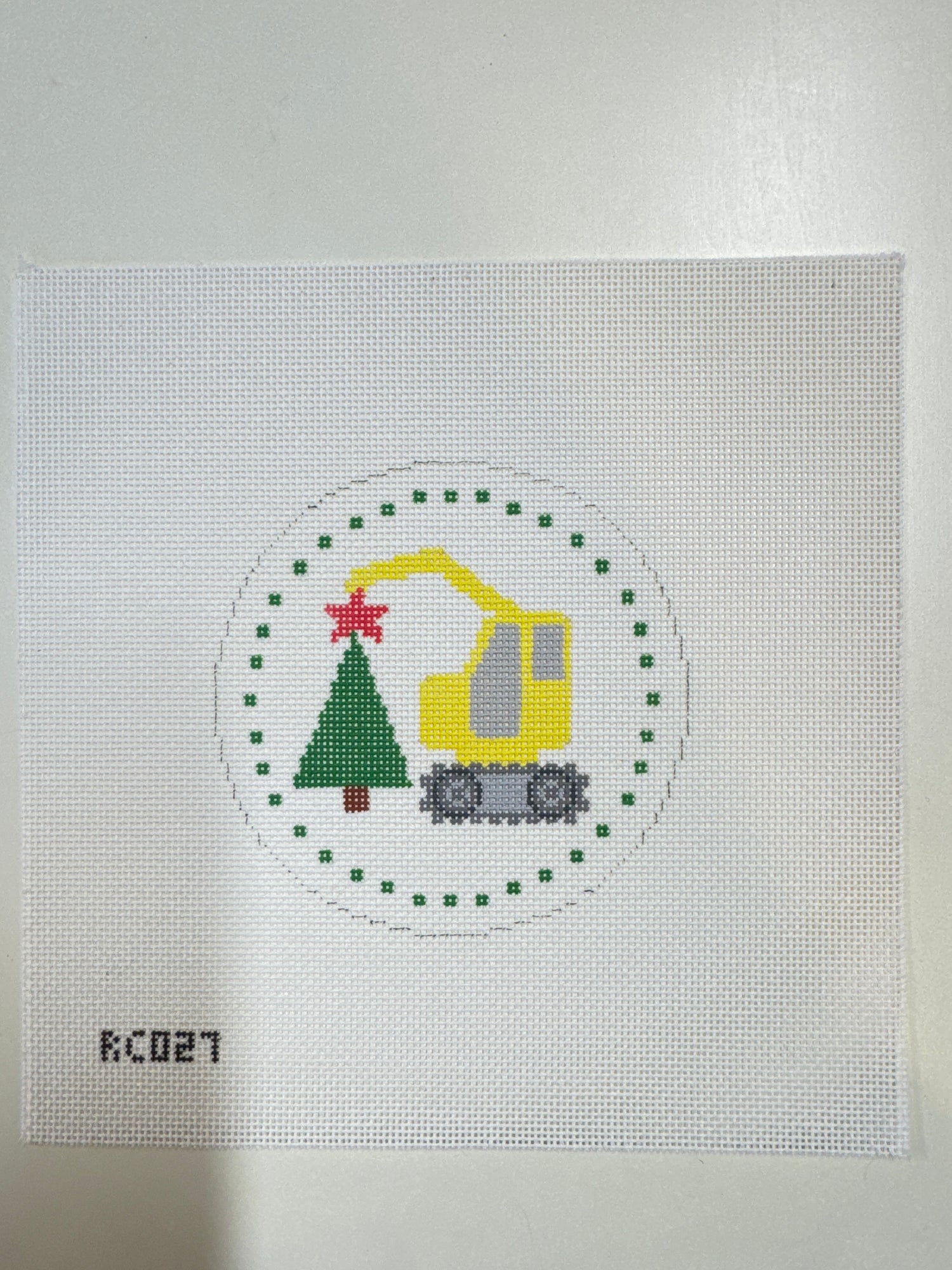 RC027 Tractor with tree