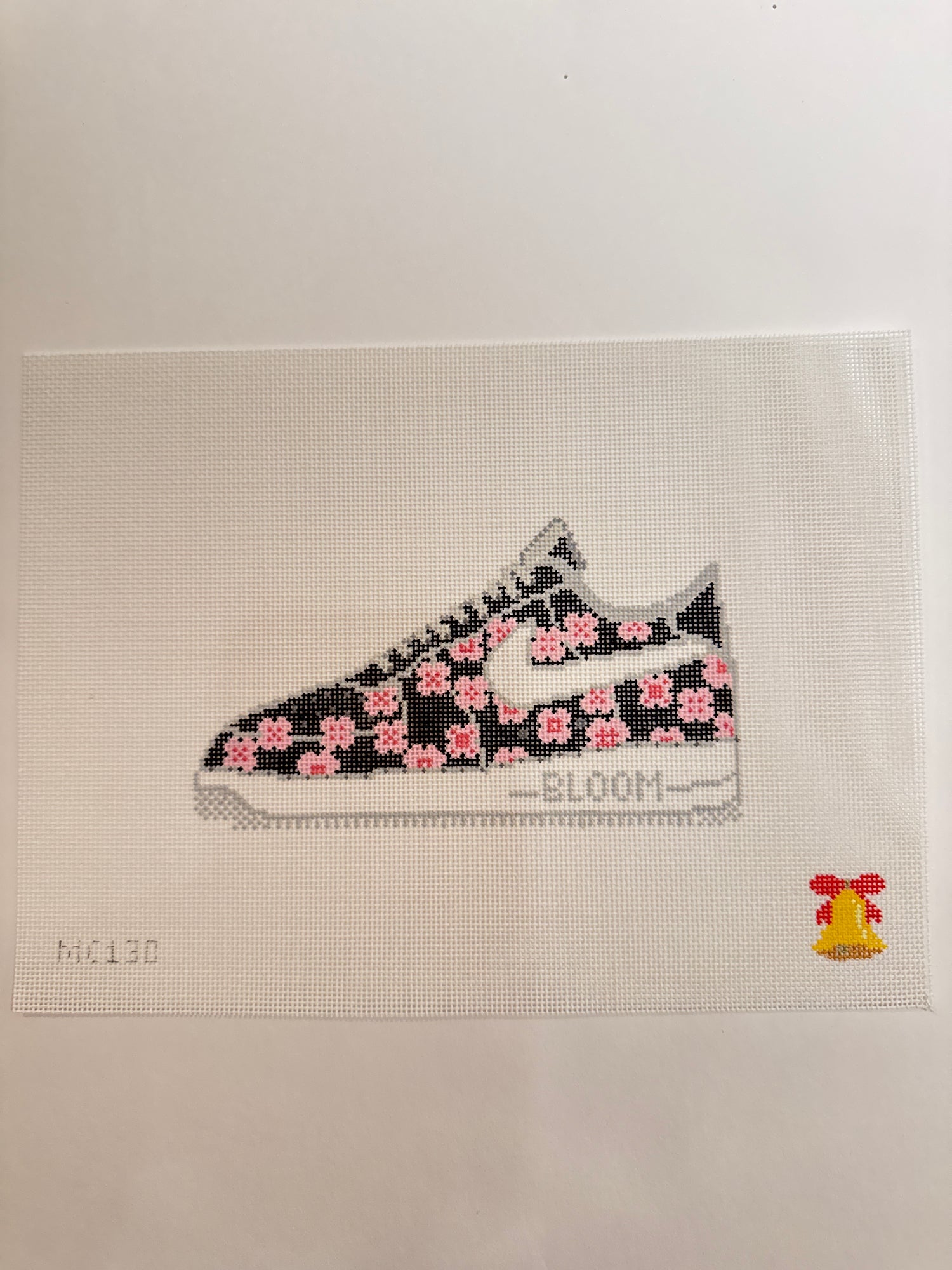 Sneaker 18 Mesh - Bloom with Pink flowers on Black