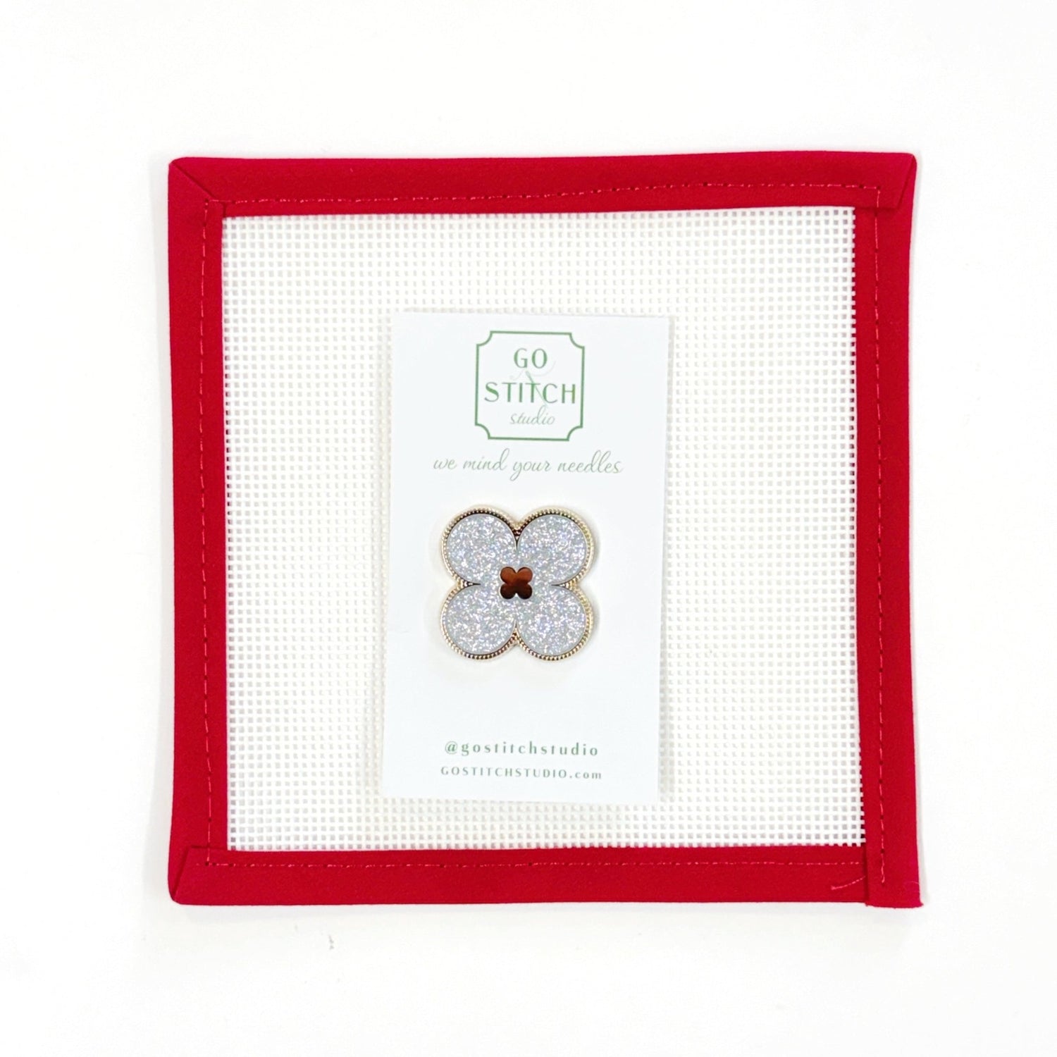 Two Tone Clover NeedleminderGo Stitch StudioNeedleminderThe Red Thread Atelier