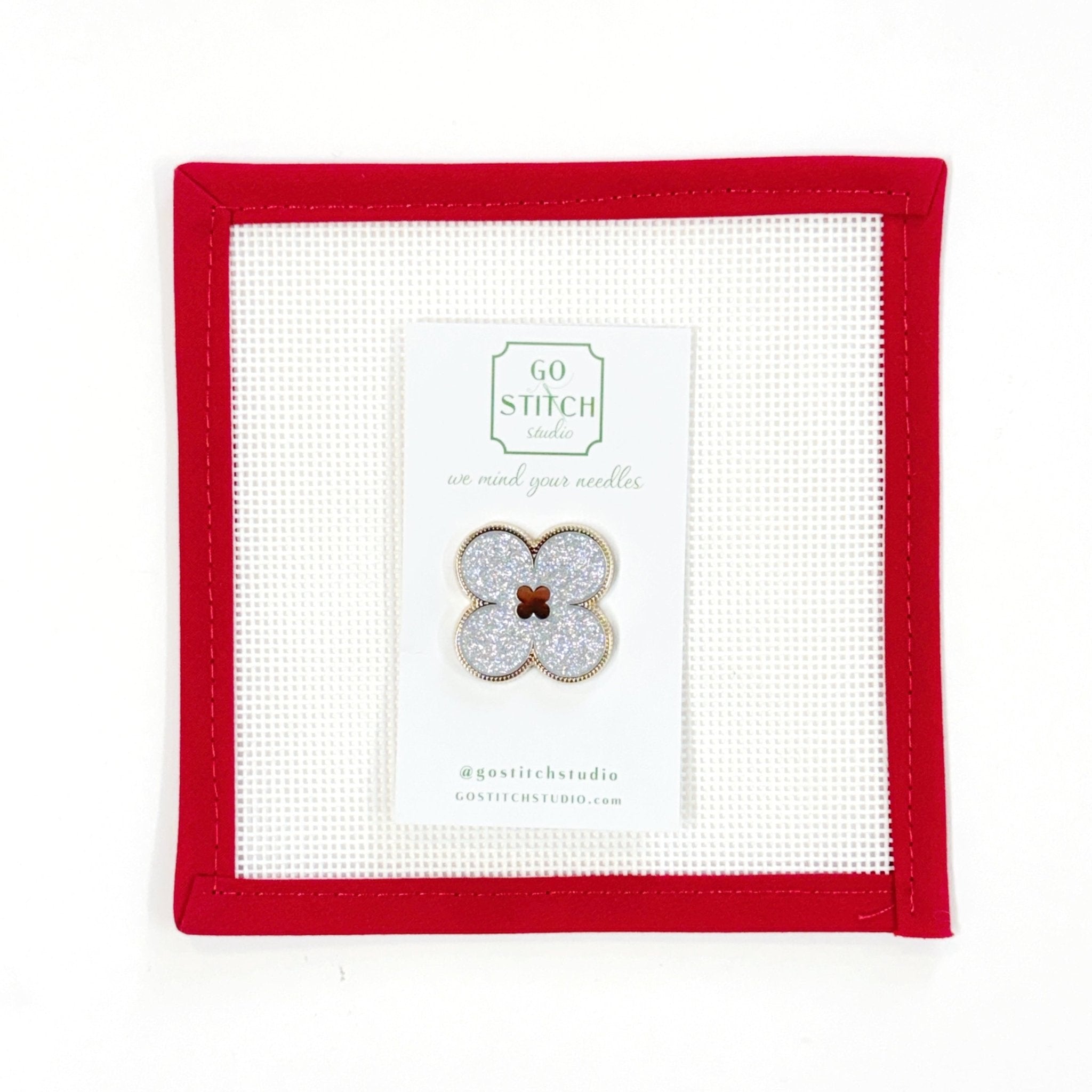 Two Tone Clover NeedleminderGo Stitch StudioNeedleminderThe Red Thread Atelier