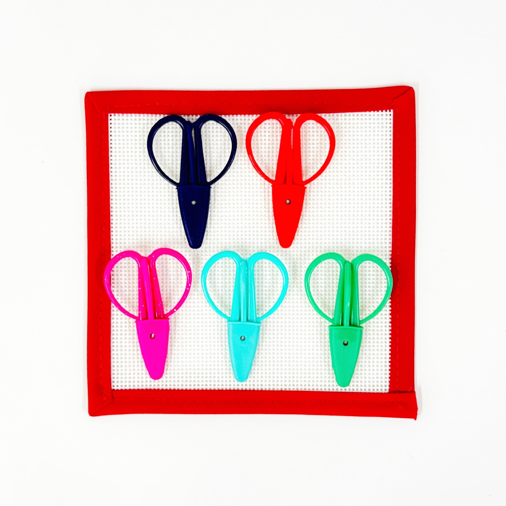 Scissors & Threaders – The Red Thread Atelier